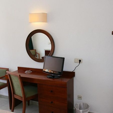Hotel La Nina カラ・ミラー 部屋 写真