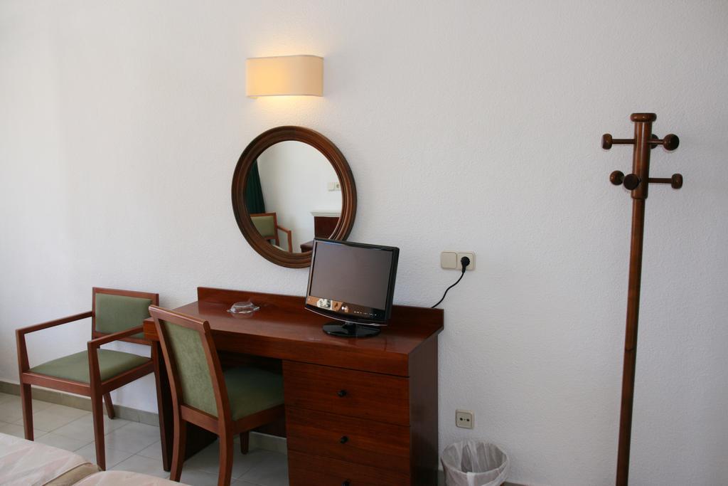 Hotel La Nina カラ・ミラー 部屋 写真